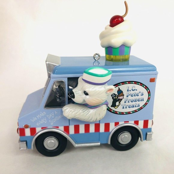 Hallmark Keepsake Ornament IC Petes Frozen Treat Sound & Light Magic 2005 Video - Picture 2 of 12
